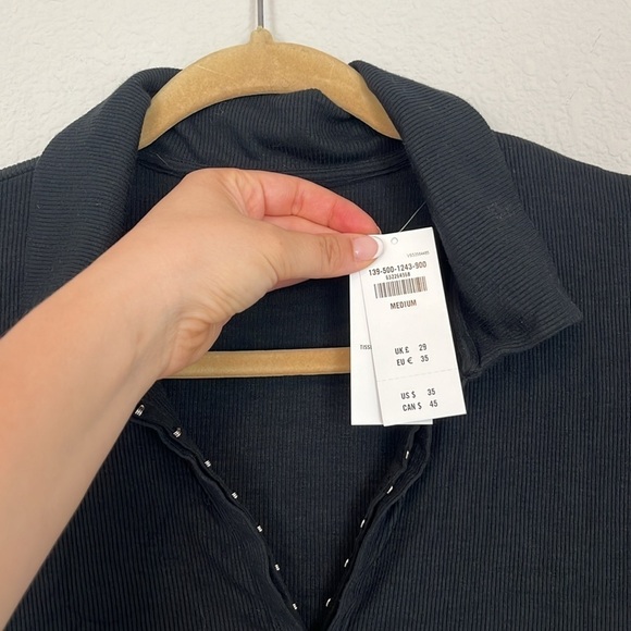 NWT Abercrombie + Fitch Hook-and-Eye Polo, Cropped | Size M | BLACK - Picture 4 of 5